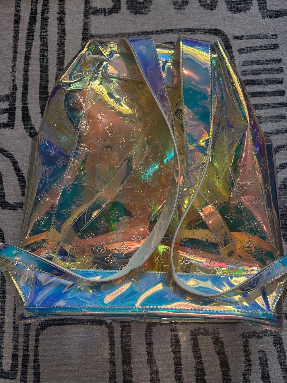 Louis Vuitton Holographic Iridescent Christopher GM Backpack - Clear Prism Shine - Picture 4 of 6